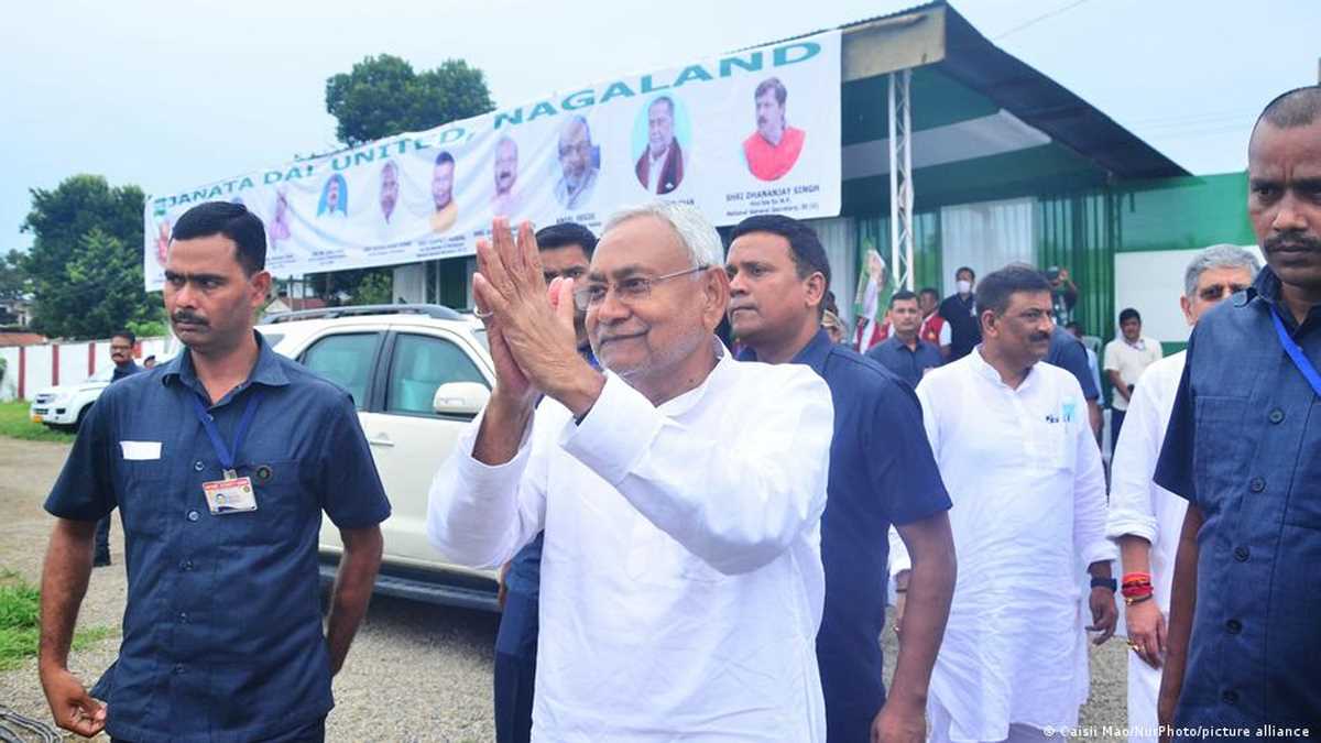 नीतीश कुमार के यू-टर्न के क्या हैं मायने